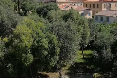 Image de Bel appartement avec wifi et clim à 300m de la plage et 150m du centre ville