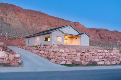 Beauté élégante dans un emplacement privilégié