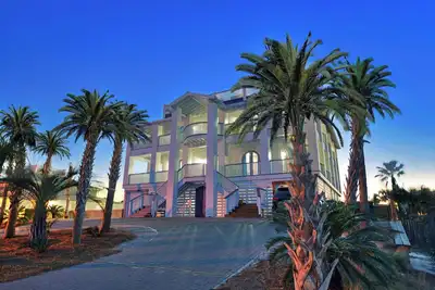 Image de Palais des amiraux | Mariages | Vues panoramiques sur la plage et le port | 360 pont sur le toit