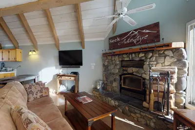 Image de Nouvelle Liste! Condo confortable près du lac w / piscine partagée et bain à remous - ski et randonnée