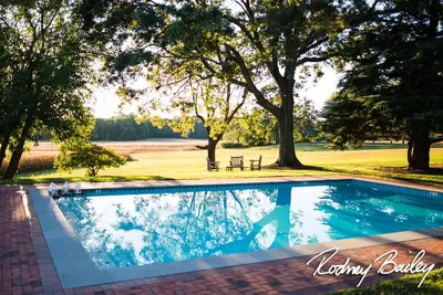 Image de Beau domaine riverain