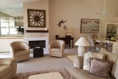 Image de Woodhaven Paradise on 11th Fairway - Nouvellement RÉNOVÉ! ! !