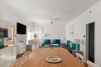 Image de Mise à jour de la maison w / grand emplacement vie spacieux et caractéristiques extérieures!