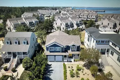 Image de Pas de la plage, dans recherchés Cape Shores avec Pier Privé