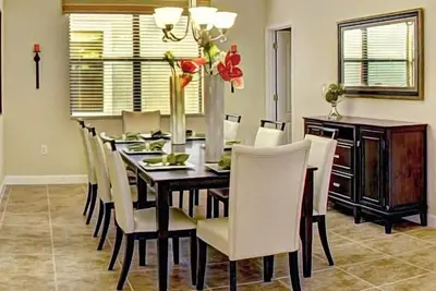 Image de 4Bed / 3Bath dans une résidence avec piscine privée! Près de Disney