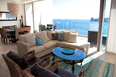 Image de Suite Penthouse de luxe, avec terrasse privée sur le toit sur la meilleure plage de Cabo!