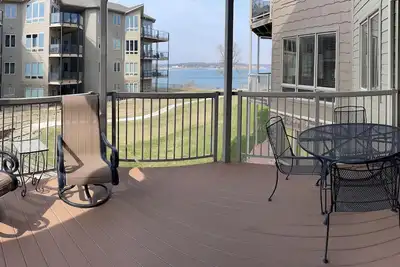 Image de Détendez-vous dans ce magnifique condo entièrement meublé!