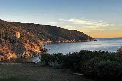 Image de Superbe villa en bord de mer avec accès privé à la mer