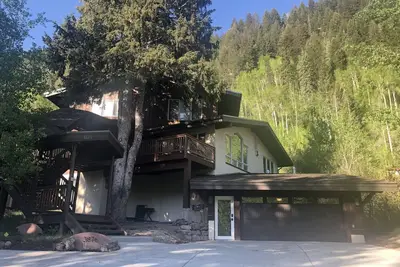 Image de Récemment rénové! Maison de montagne ensoleillée et familiale pour toutes les saisons!