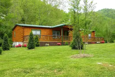 Image de Creekside cabine, cabine confortable avec vue sur Trout Creek
