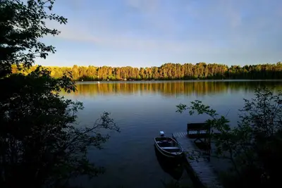 Image de Super prix! Maison propre. Lac souhaité. Comprend le bateau!