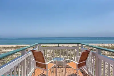 Image de La Maison Lite, 3br / 3ba Pet Friendly, Maison De Luxe À 3 ÉTAGES De Beachfront