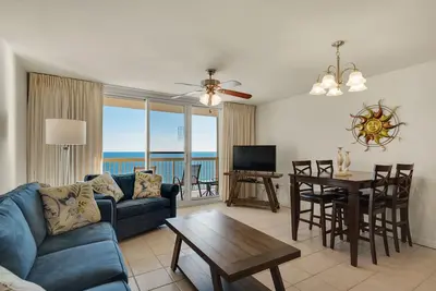 Image de Pelican Beach Resort, directement sur la plage, ouvert du 18 au 26 septembre