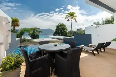 Image de Villa 1 villa avec piscine en bord de mer