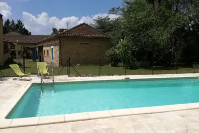 Image de Belle maison en pierre avec piscine privée