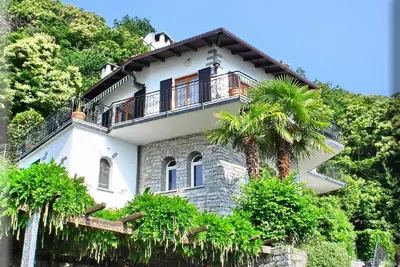 Image de Maison de vacances dans un endroit ensoleillé et calme avec une vue panoramique fantastique