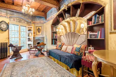 Image de Appartement Renaissance dans un bâtiment historique avec vue sur le Duomo
