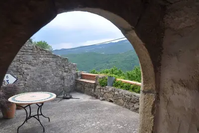 Image de Character house on the cliff of Esparon