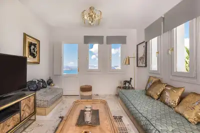Image de Suite Gold | Spa privé et vue panoramique sur la caldeira