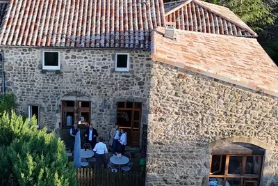 Image de Grande maison de vacances en Ardéche, avec piscine et jardin.