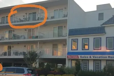 Image de Spacieux, propre, condo près de la plage, de la promenade et du centre-ville