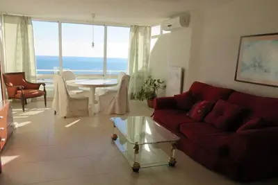Image de Appartement avec vue sur la mer dans un complexe privé avec jardin, piscine et court de tennis