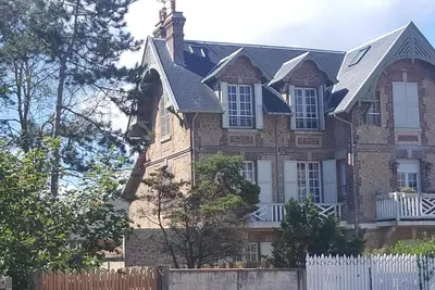 Image de Dans Villa Bord De Mer Appartement Avec Terrasses : Soleil Calme Et Nature