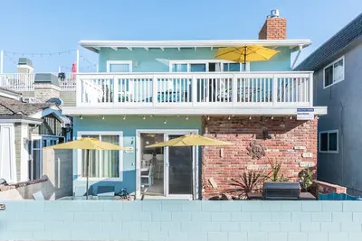 Image de Merveilleuse escapade familiale en bord de mer pour 14! Demi pâté de maisons de la plage!
