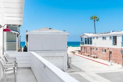Image de Belle vue sur l'océan et la plage juste devant votre porte! ! 12 couchages