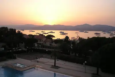 Image de Centre St Tropez, vue mer exceptionnelle, piscine 35m, parc, terrasse, parking