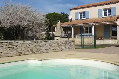 Villa familiale exposée plein Sud avec vue sur la garrigue