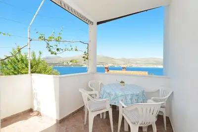 Mladen 2 - apartment with 2 bedrooms, 80m from a beach