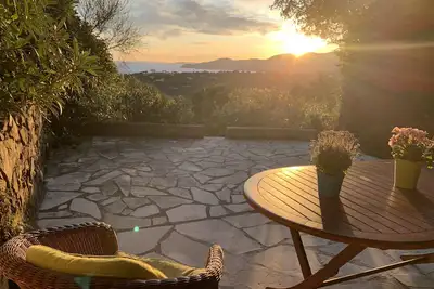 Image de Gigaro maison avec vue imprenable sur la mer + terrasse/près de Saint-Tropez