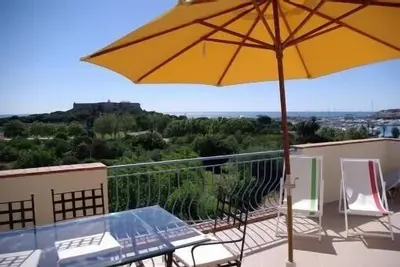 Image de Trois Pièces de Charme avec Vue Panoramique sur La Baie Des Anges,