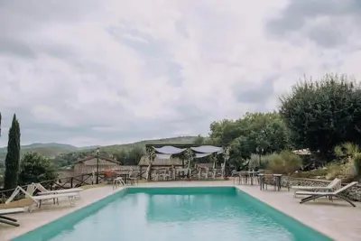 Image de Villa de 4 chambres avec piscine. Courte promenade Ă Anghiari.