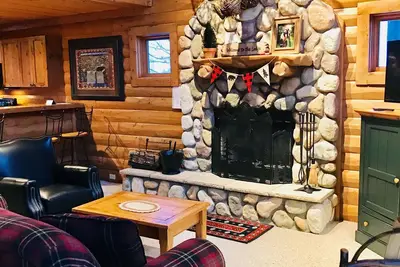 Image de Nouvelle Liste ~ Belle cabine de montagne côté pente! 4br, 3 bains - 12 personnes