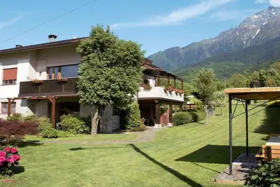 Colico: villatrecariole x 4 adultes + 1 bébé avec piscine et vue sur le lac