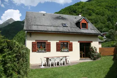Image de Gîte Balnéo le Patou***, sauna, spa, chalet