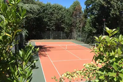Image de Villa avec piscine et tennis privés, classée 5 étoiles, Aix en Provence