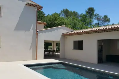 Image de Villa avec piscine, calme et proche centre ville à proximité de Grasse et Cannes