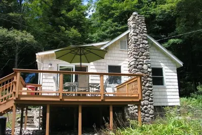 Image de Accueil chaleureux sur 58 Acres privé avec deux Brooks