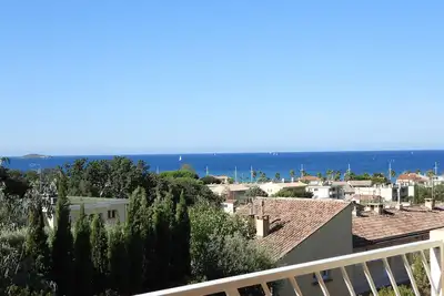 Image de Superbe vue mer sur baie de Sanary, spacieux, calme, terrase, clim, Tout A Pied