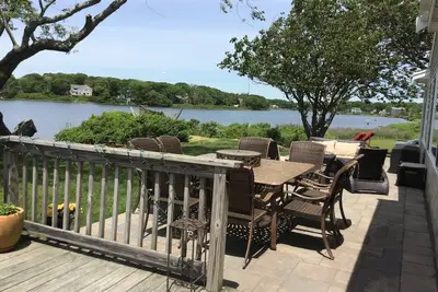 Image de Spacieux Falmouth Waterfront avec vue Vineyard.