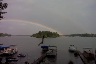 Image de 550 Acre Lakefront Magician Family Location Et Voisinage. Sand Bottom \/ No Seewe