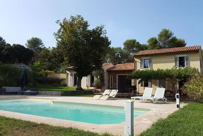 Image de Maison rénovée avec piscine pour 6