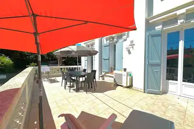 Image de Spacieux appartement climatisé avec terrasse 40 m² proche mer