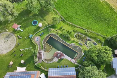 Image de Appartement de 2-6 personnes, 1-3 chambres, piscine naturelle, aire de jeux et barbecue, trampoline