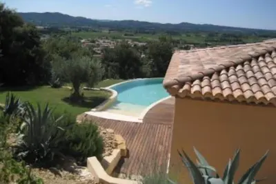 Image de Maison de caractère avec vue imprenable proche d'Avignon