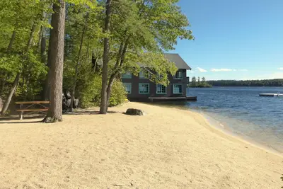Image de Domaine de luxe au bord du lac avec plages privées: idéal pour les réunions, Corp. Retraites