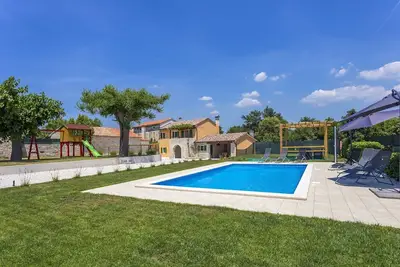 Maison de vacances pour 8, 152 m² avec piscine 40m² dans un environnement calme